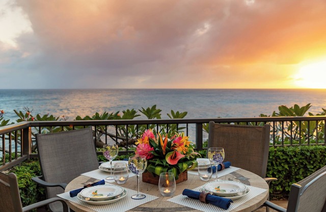 Hana Hou Hale Pacific Ocean Front Villa and Guest House