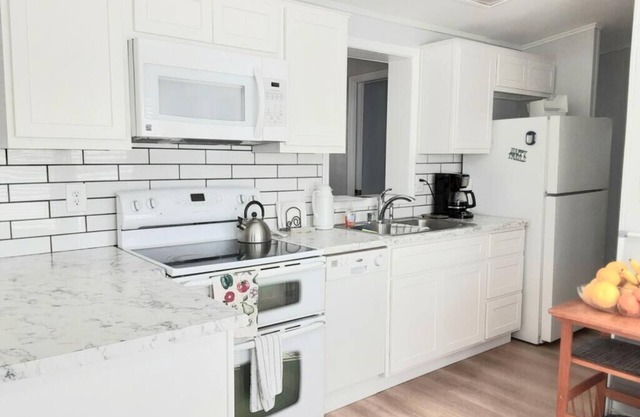 Happy Trails Resort with 2 Bedrooms & Golf Cart