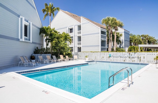 Harbor view, sunsets and a short walk to private beach access, we have it all!