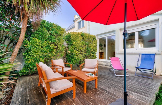 Harbour view - House for 10 with garden
