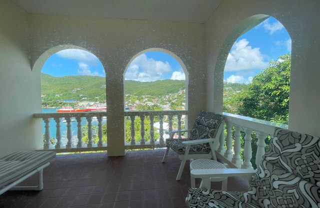Harbourview Apartments – Where Breathtaking Views Meet Island Comfort.