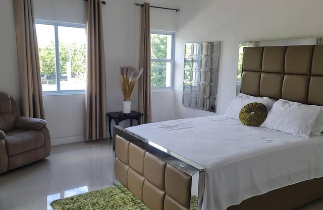 Harloes Luxury Suite - Kingston Jamaica
