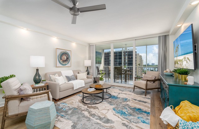 HARMONY- Renovated Top Floor Condo, Gulf Views, Only 300 steps to beach!