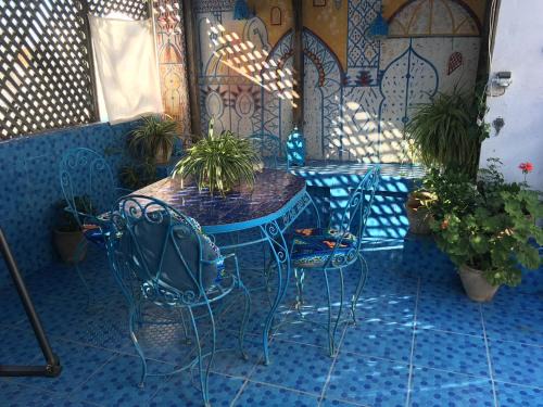 HATHOR ,Casa marroquí con dos terrazas en la Medina antigua , ideal parejas! WIFI!