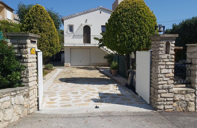 Haut DE Villa Avec Jardin T4 76 M2