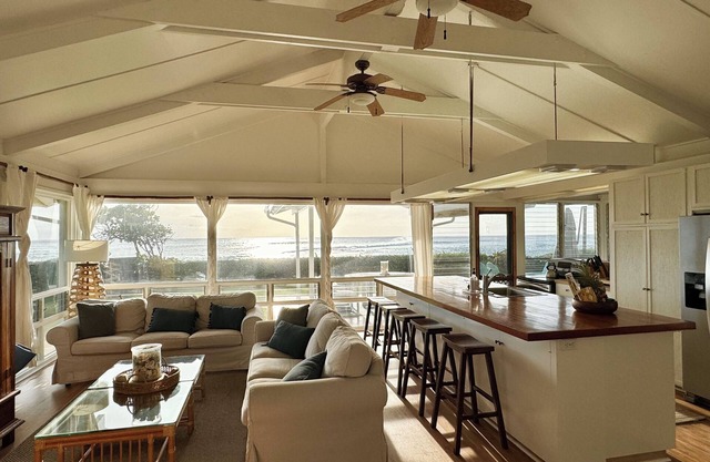 Hawaii Beach Retreat- Sand, Surf, Pineapples and Paradise
