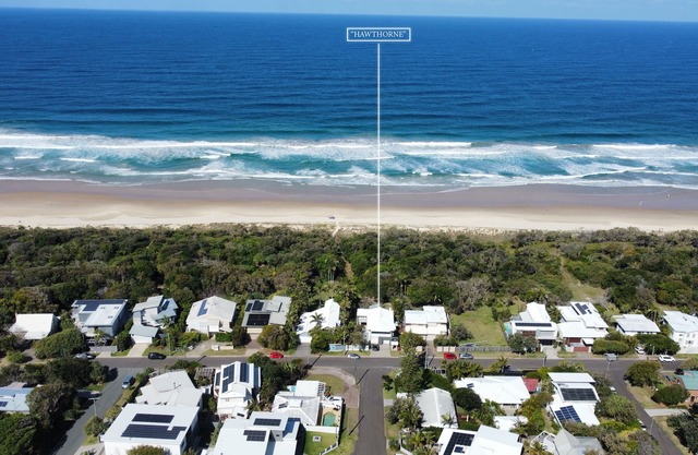 "Hawthorne" - Absolute Beachfront Home Lorikeet Drive