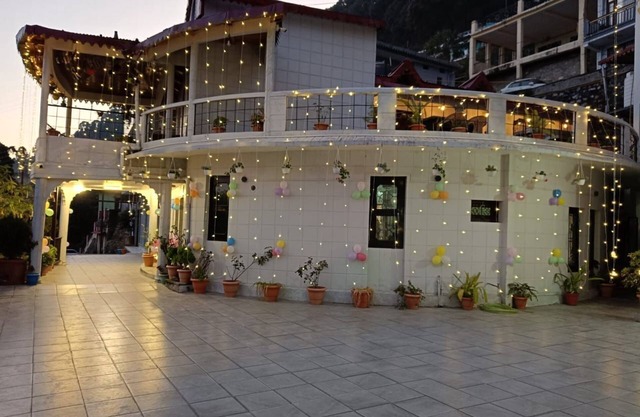 Haya palace With Best Facilities