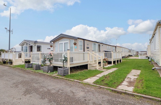 HAZEL PARK 11 HP11, pet friendly, character holiday cottage in Rhyl