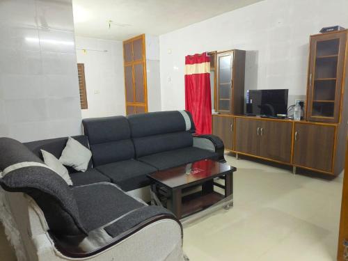 HB'S Nest HOMESTAY SPACIOUS 2BHK HILL VIEW APPARTMENT