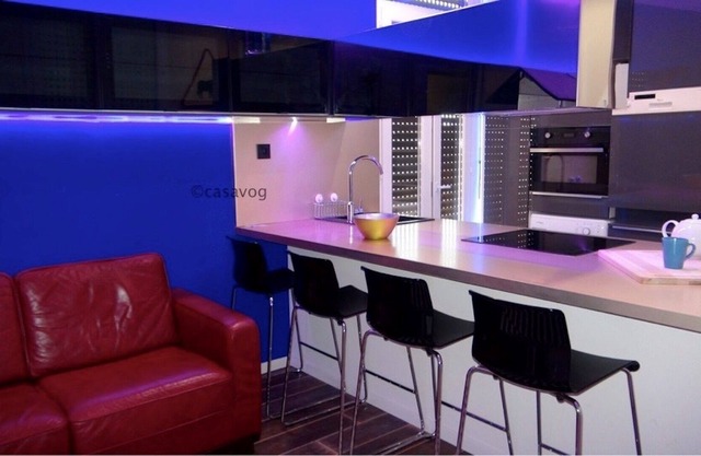 Heart of town, 3 bedrooms, 3 bathrooms and air conditioning