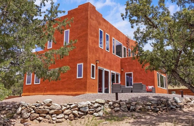 Heartspring: Serene Retreat on 3.5 Acres with Epic Mountain & Valley Views