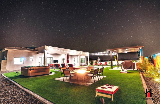 Heated Pool, Fire Pit, Hot Tub & Putting Green