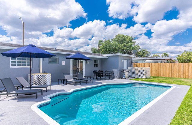 Heated Pool Home close Hard Rock, 16 mins to Ocean