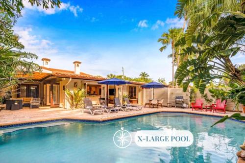 Heated pool Quiet Neighborhood Family Vacation Escape Key