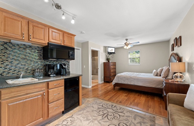 Heavenly Hideaway 2 Bedroom Condo by RedAwning
