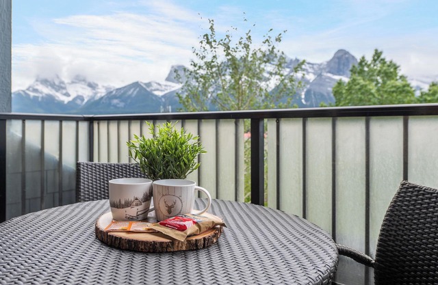 Heavenly Mountain Condo - Outdoor Hot Tubs & Steam Room