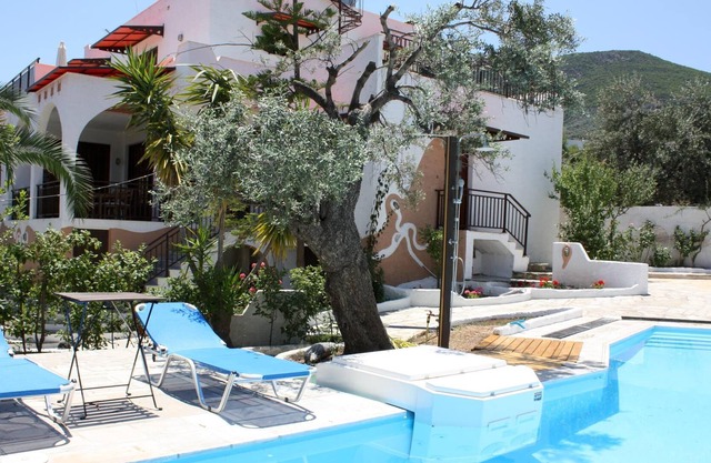 Heavenly view of the sea, large terrace, pool, wifi | holiday house Arkadien, Pe