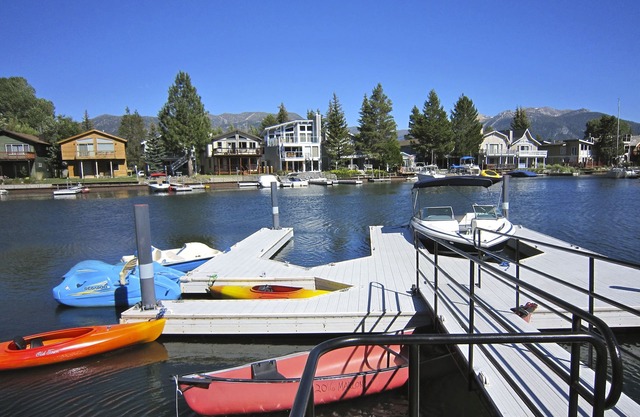 HEAVENLY-Waterfront-Hot Tub-Pool Table-Sleeps 14
