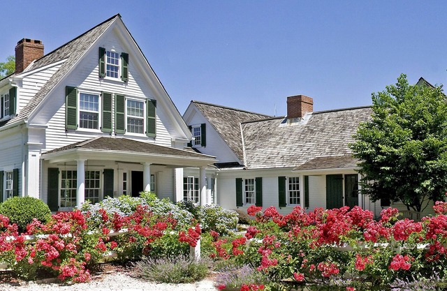 Hedgebound Estate The best of Cape Cod with Pool and Hot Tub.