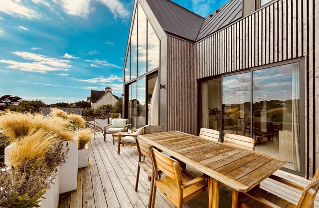 Hent Ar Villin · Villa Exceptional with indoor poo