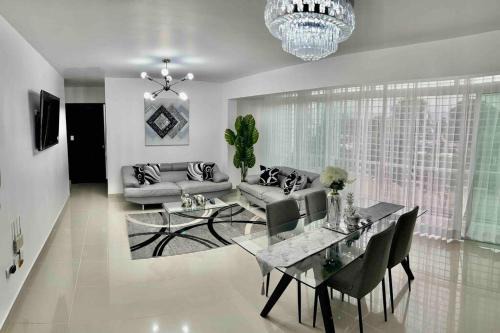 Hermoso conjunto residencial con piscina