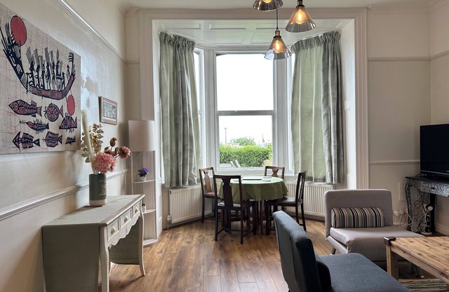 Herne Bay Ground Floor 1-Bed Flat with Direct Seaview and Private Front Garden
