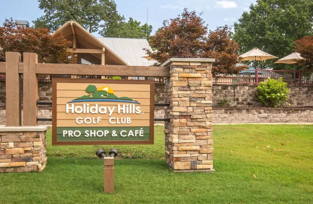 HICV Holiday Hills Resort 2br suite Friday check-in