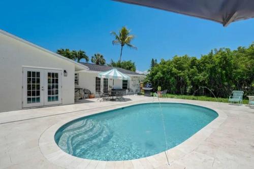 HIDDEN GEM - Family Friendly Pool Home -Welcome