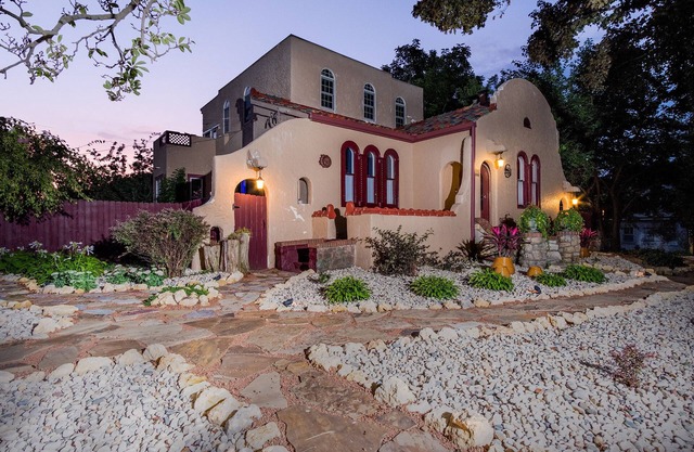 Hidden Gem SLEEPS 10+! nChildren & Pets welcomed!