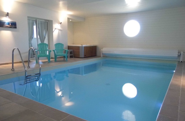 HIGH STANDARD VILLA 150M FROM THE BEACH, HEATED INDOOR POOL