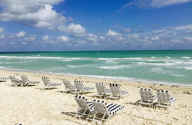 High Speed Internet, AC & Parking | Beach Access | Miami Beach
