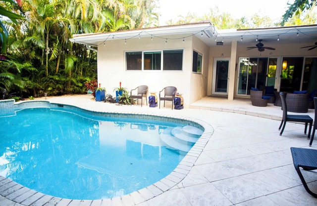 Highland Palms Private Lagoon, a 2 bedroom getaway a block from the beach