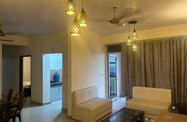 Highriseviews/familyfriendly/neartajmahal