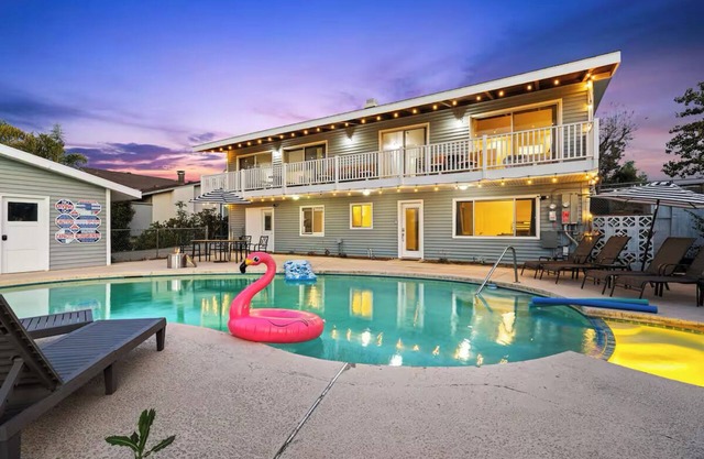 Hillside Haven Retreat w/Pool, Jacuzzi, 15 Guests