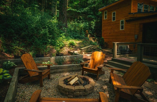 Hilltop Cabin, Lake, Hot tub
