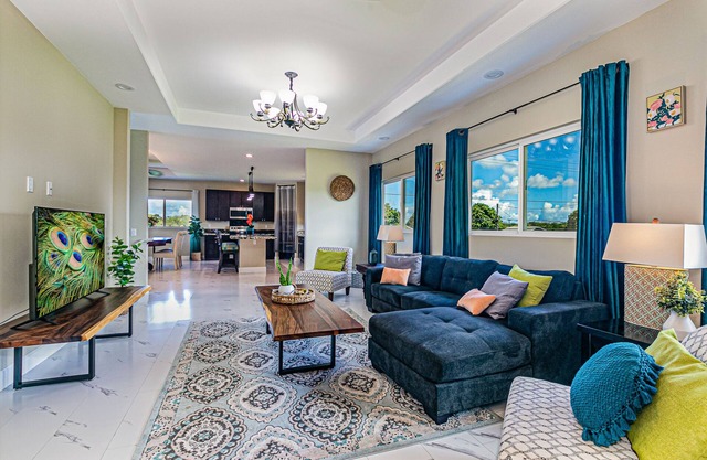Hilo Town Center home