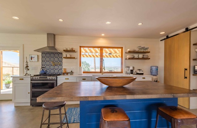 Hip Renovated Ranch w/Awesome Views, Fire Pit, BBQ & Great Entertainment Space.
