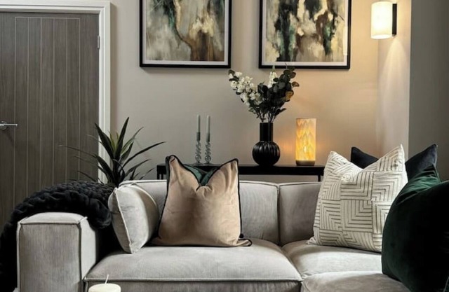 Historic 5* Tudor Residence: Penthouse