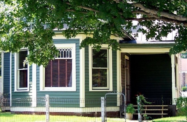 Historic District - Entire house- 4 Blocks from Creeper Trail & restaurants