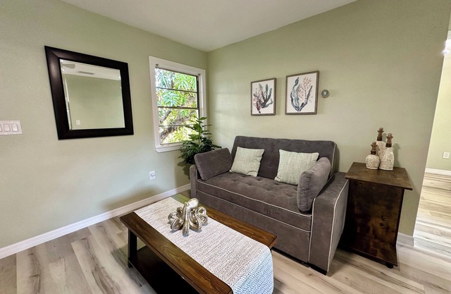 Historic District Retreat - Newly Renovated 2BR