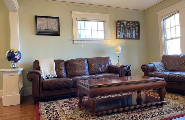Historic Downtown Flat, No. 1