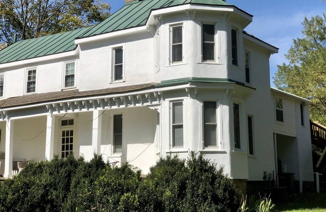 Historic Farmhouse Suite in Virginia Hunt & Wine Country