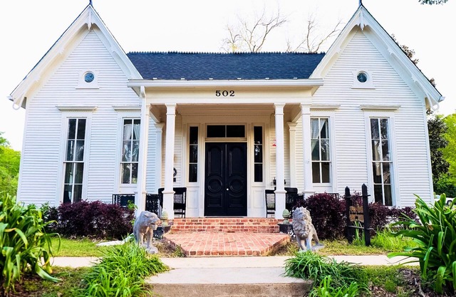 Historic Jefferson French Townhouse