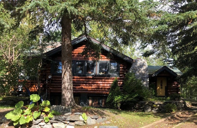 Historic Log Home in Upscale, Wooded Neighborhood