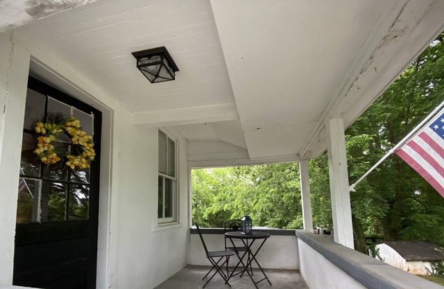 Historic Manor Circa “1855” Private Apartment Entrance with Full Kitchen