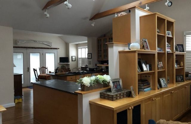 Historic prestigious open concept Garrett Park House on spacious corner lot