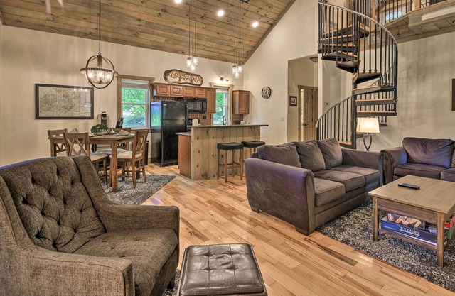 “Historic Stone Cottage” in Damascus w/ Fire Pit!