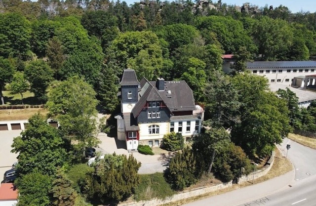 Historic villa from the Wilhelminian era with park-like property in the Harz Mountains
