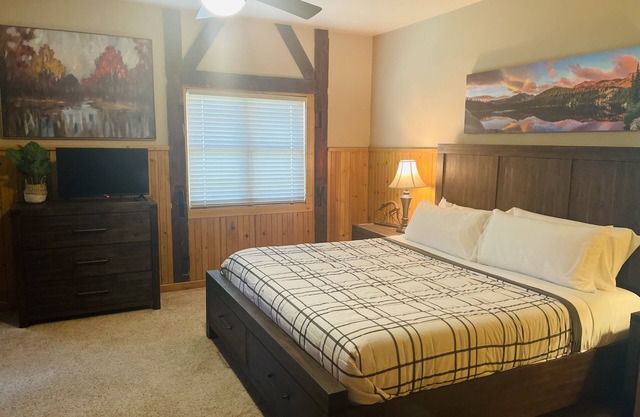 Historic Westcliffe Outpost Penthouse Apt 2bed/2bath